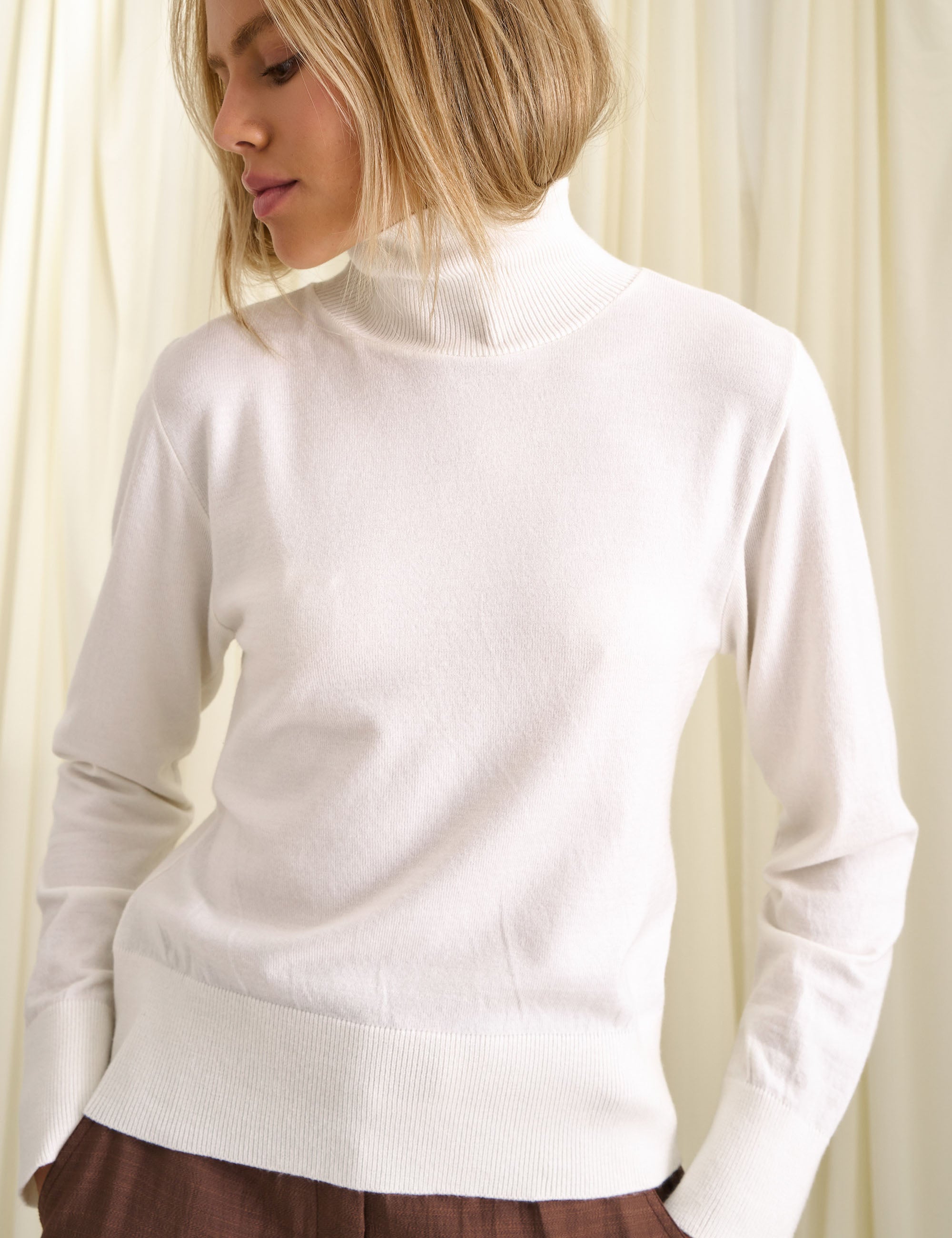 Blusa Gola Rolê Tricot Off
