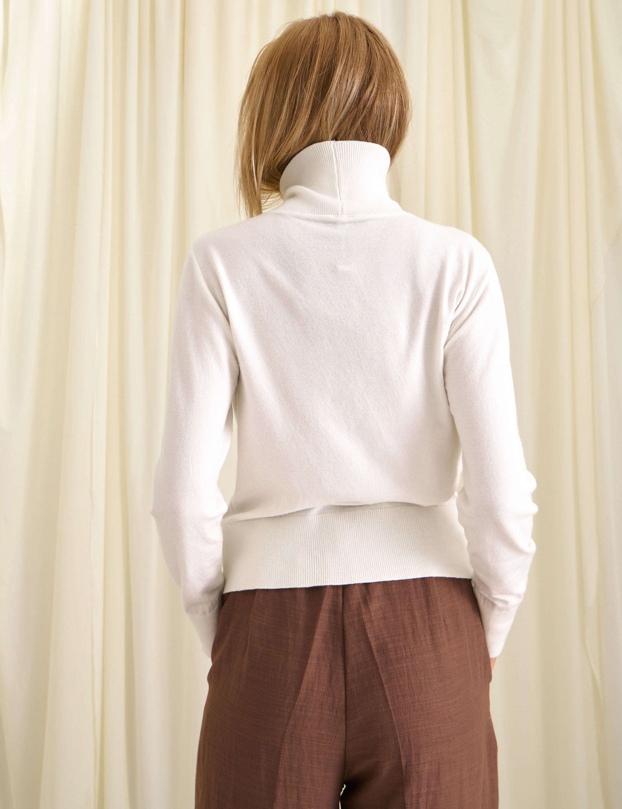 Blusa Gola Rolê Tricot Off