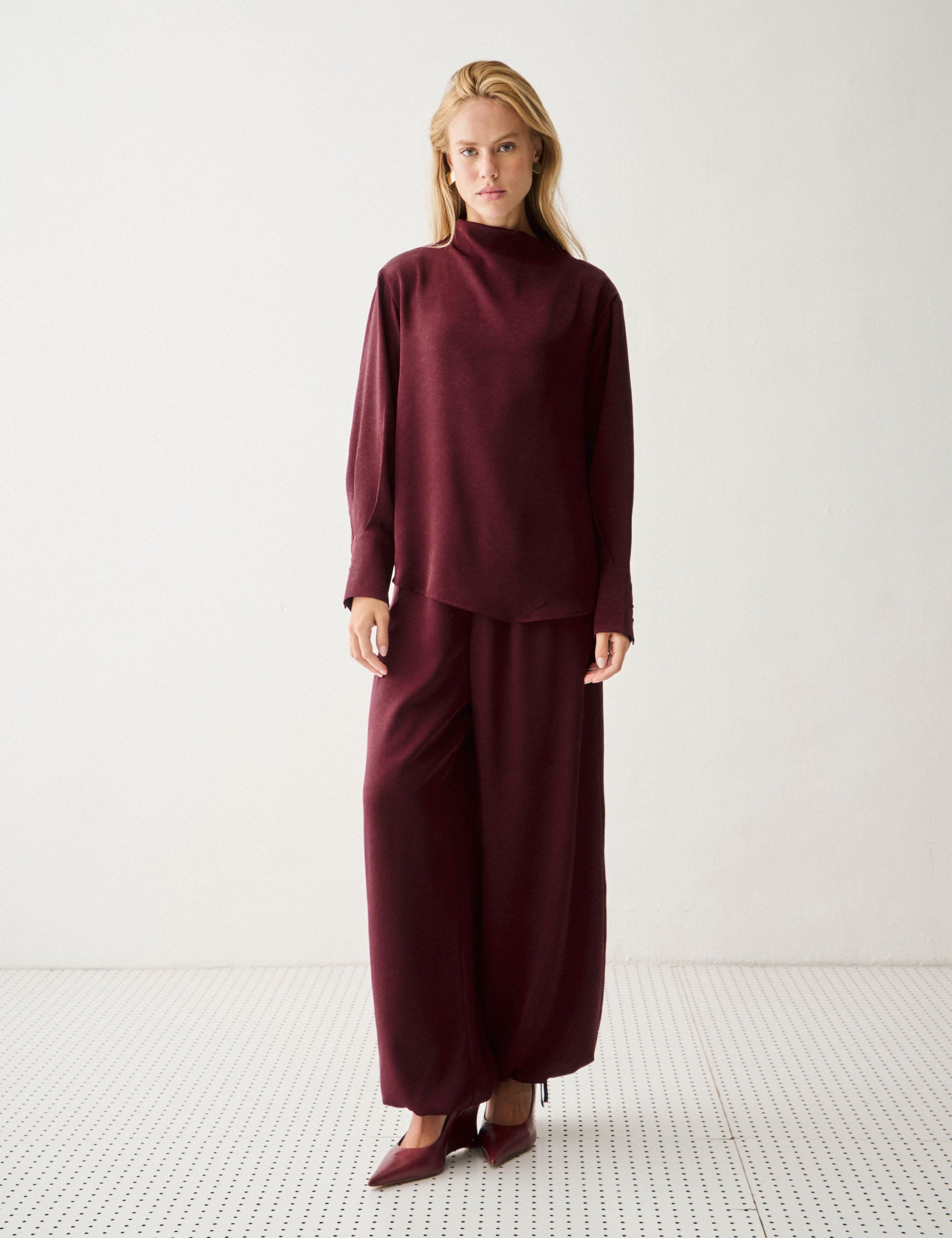 Blusa Mayara Cetim Bordeaux