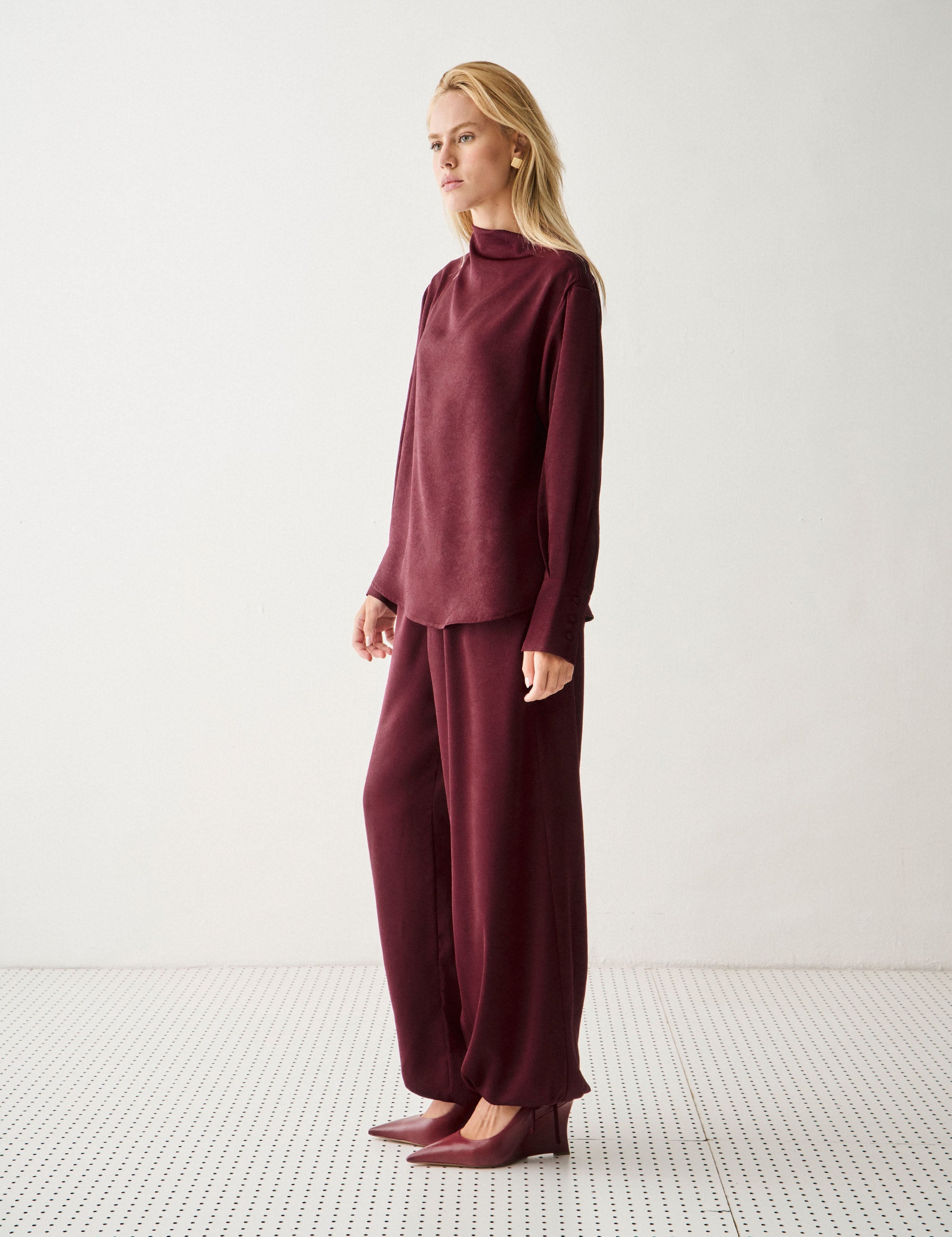 Blusa Mayara Cetim Bordeaux
