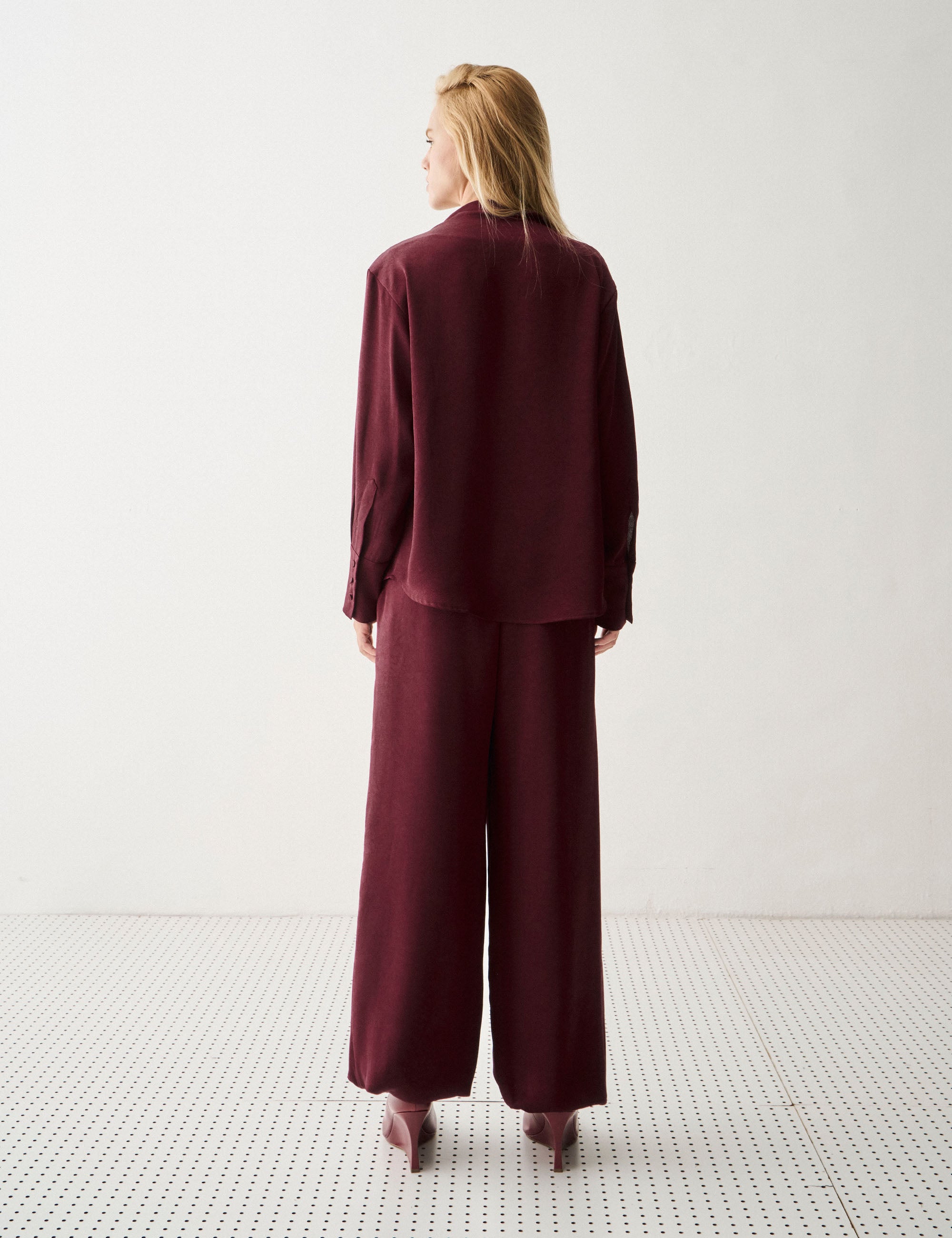 Blusa Mayara Cetim Bordeaux