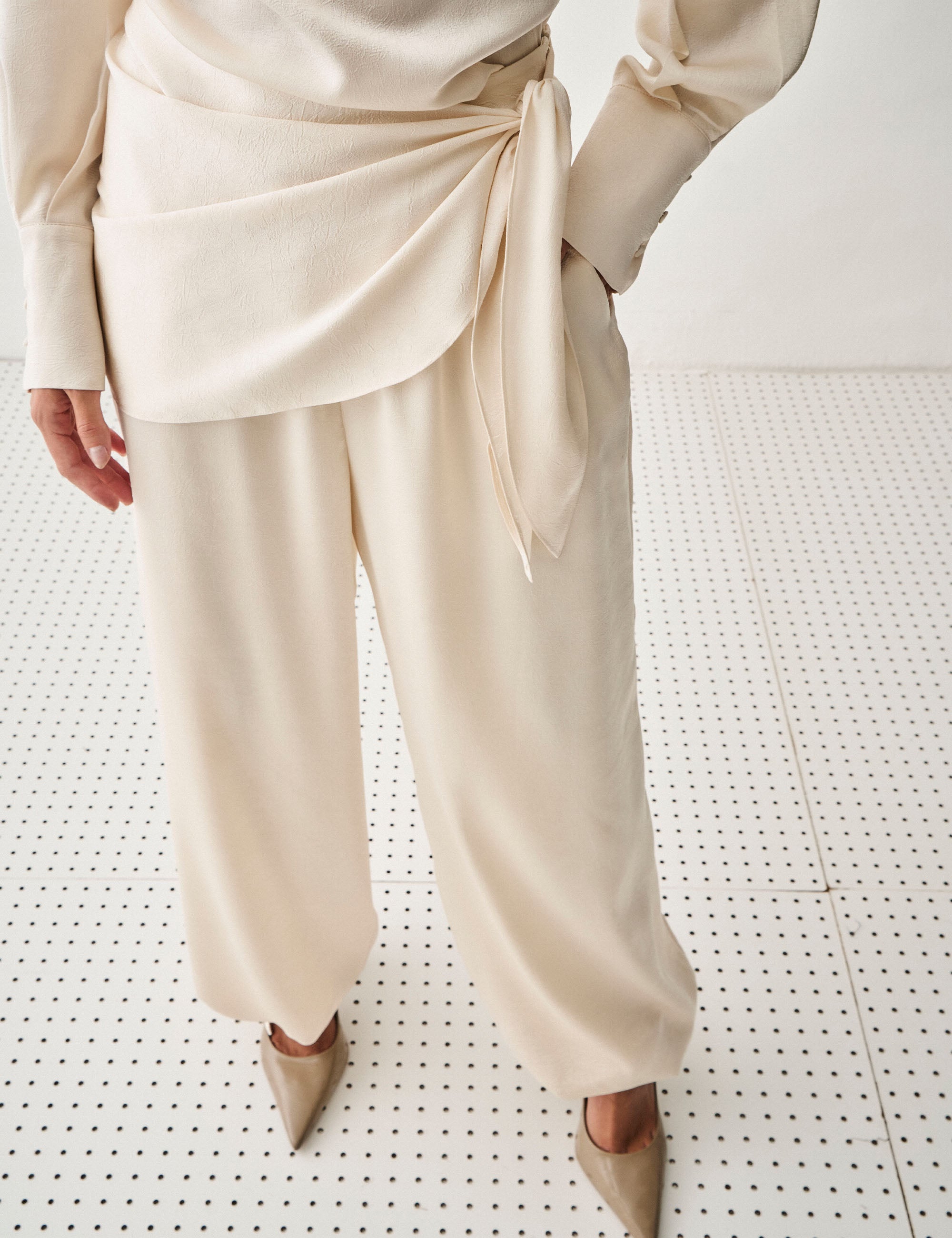 Calça Lenço Mayara Cetim Pérola