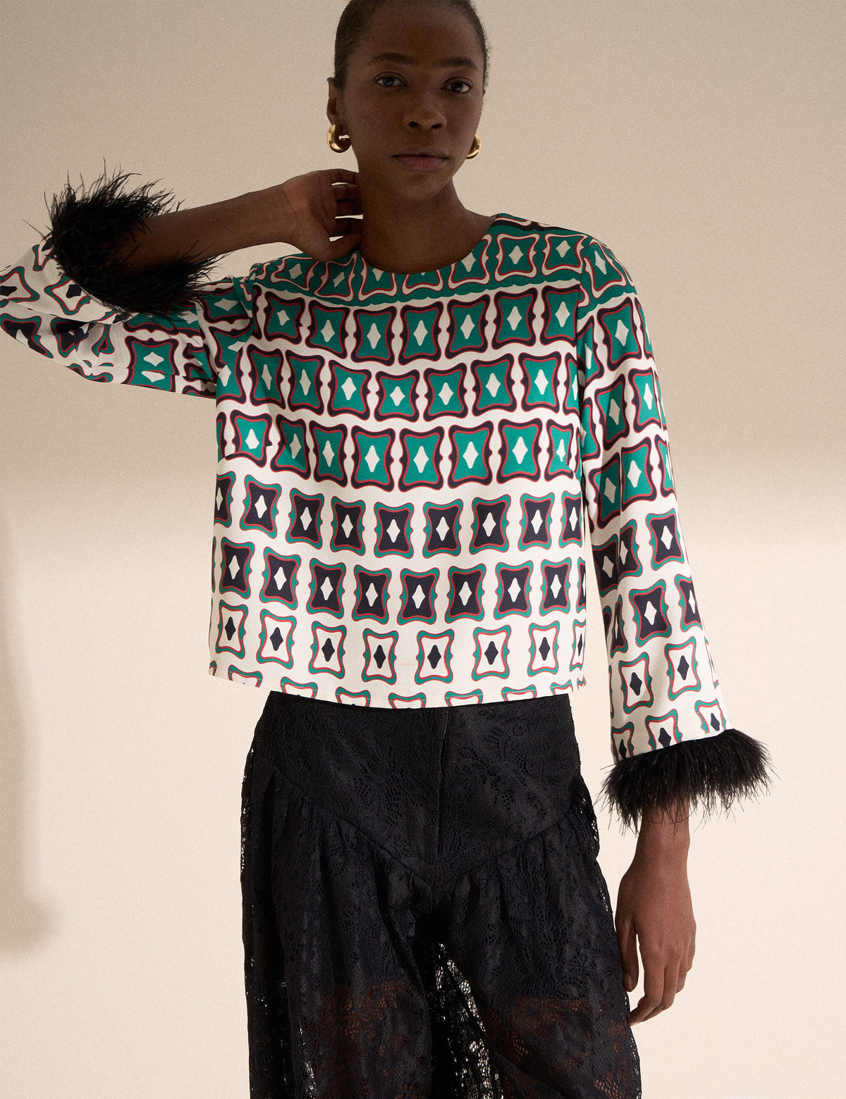 Blusa Pluma Crepe Off White/Preto