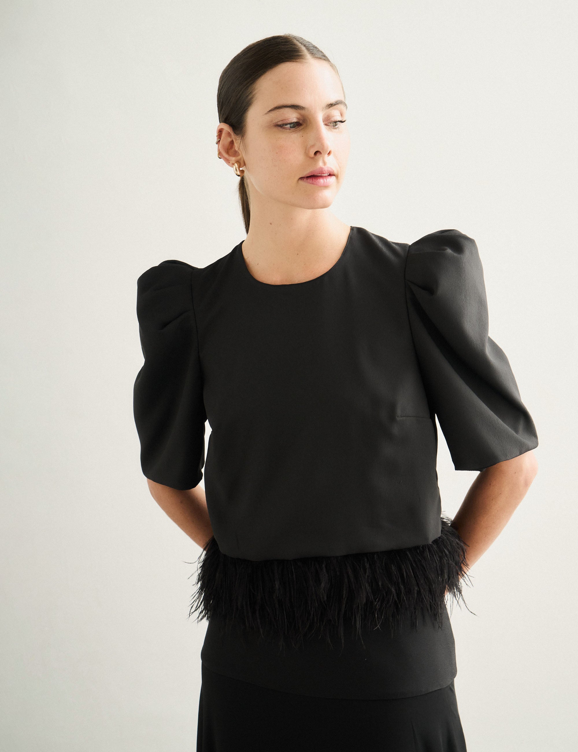 Blusa Plumas Crepe Preto