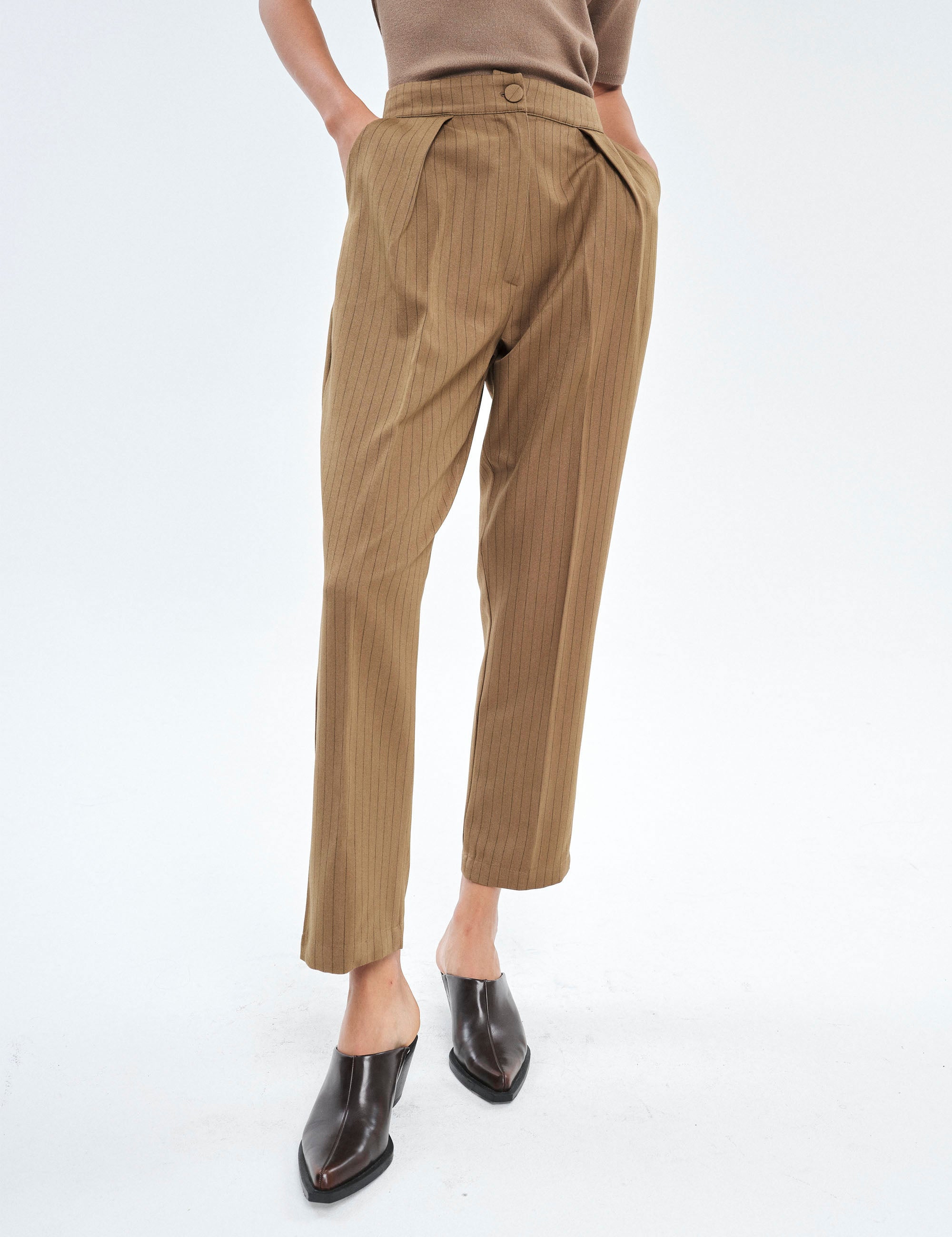 Calça Celeste Risca Marrom