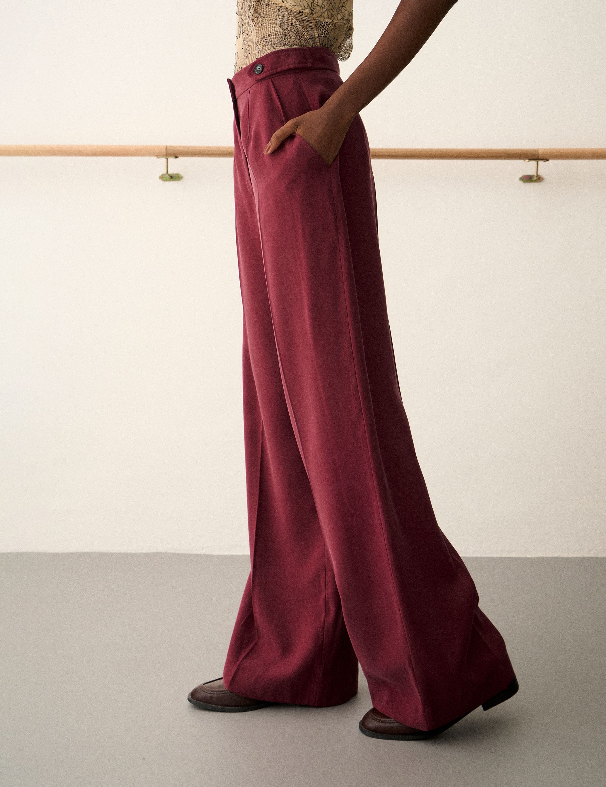 Calça Olivia Alfaiataria Bordeaux