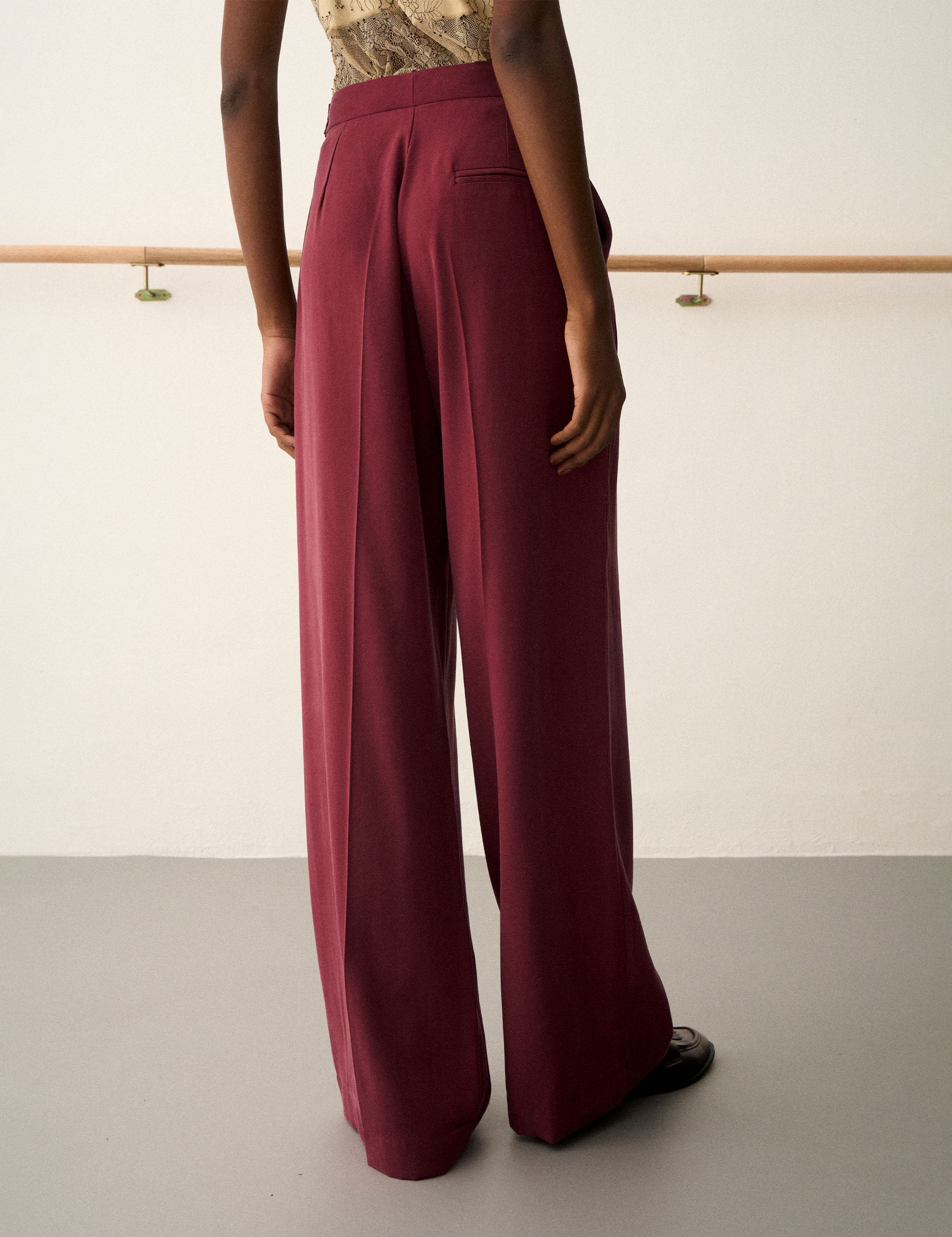 Calça Olivia Alfaiataria Bordeaux