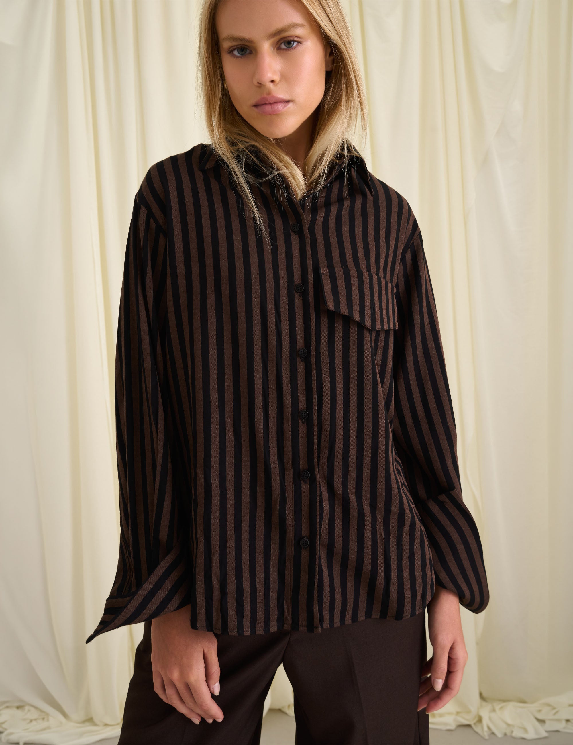Camisa Elisa Listra Preto