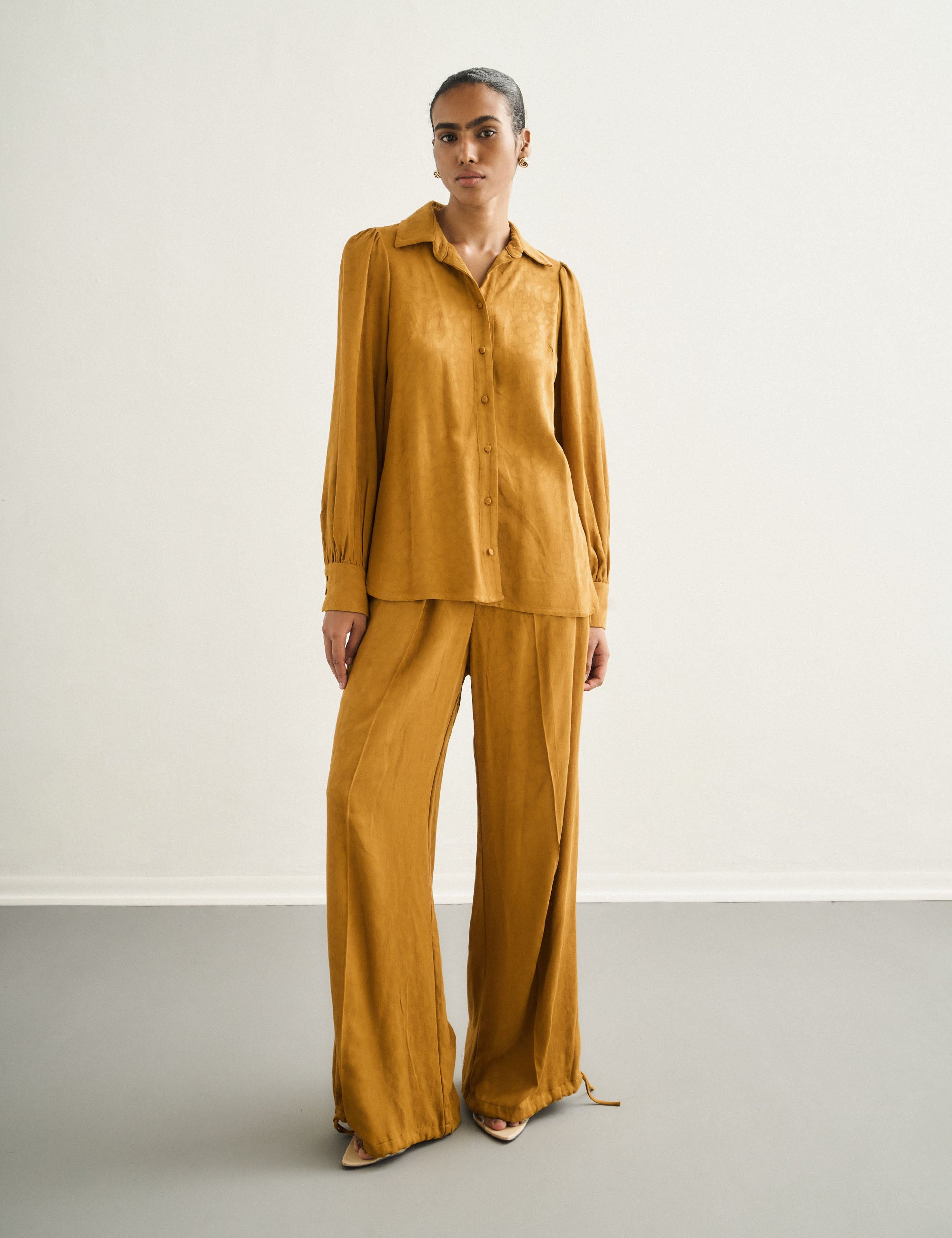 Camisa Sandra Jacquard Cúcuma