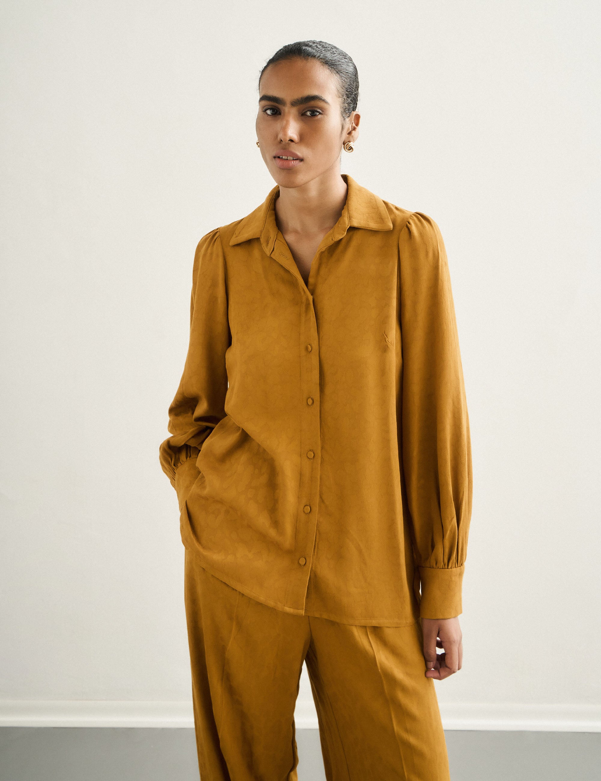 Camisa Sandra Jacquard Cúcuma