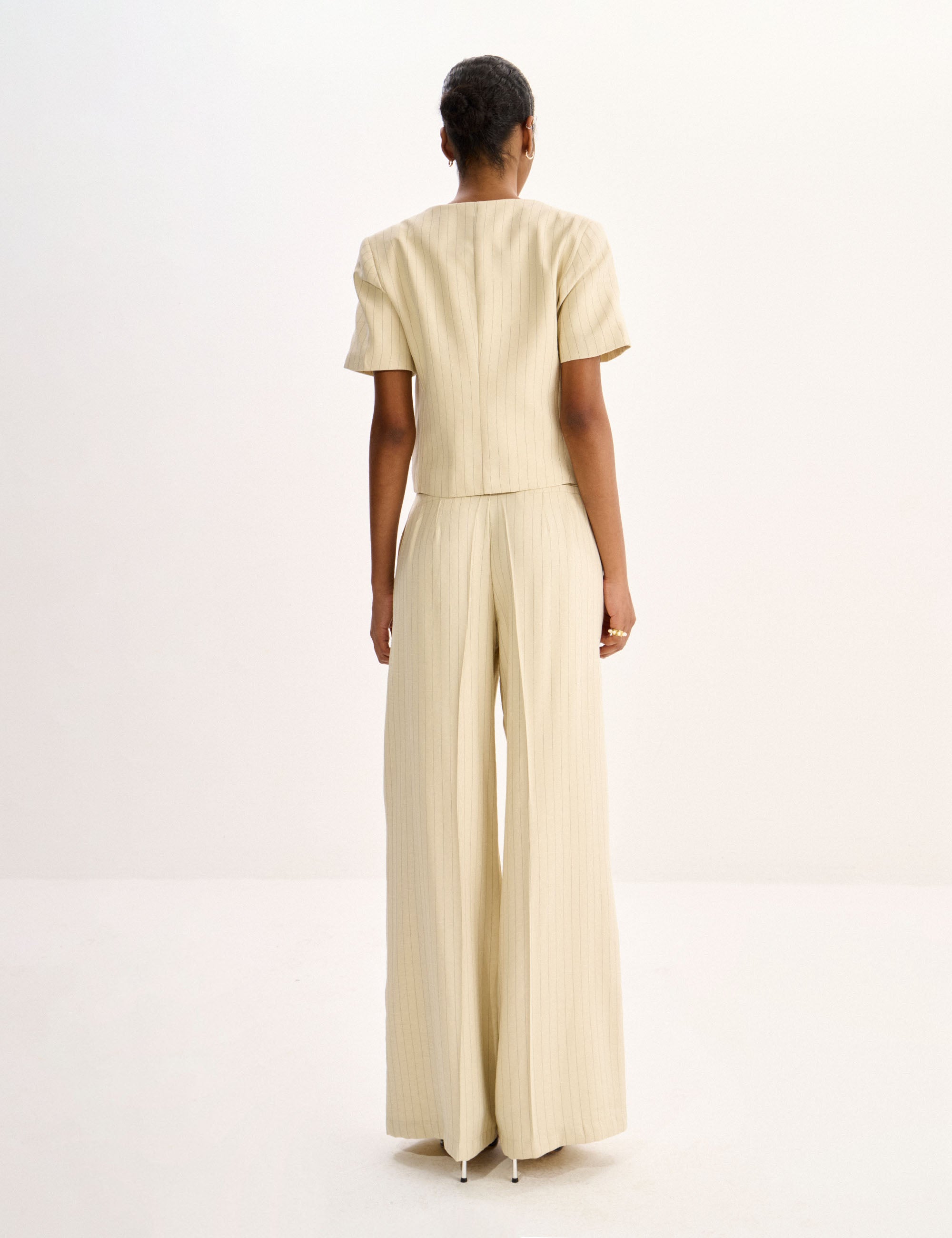 Casaqueto Adrielly Alfaiataria Areia