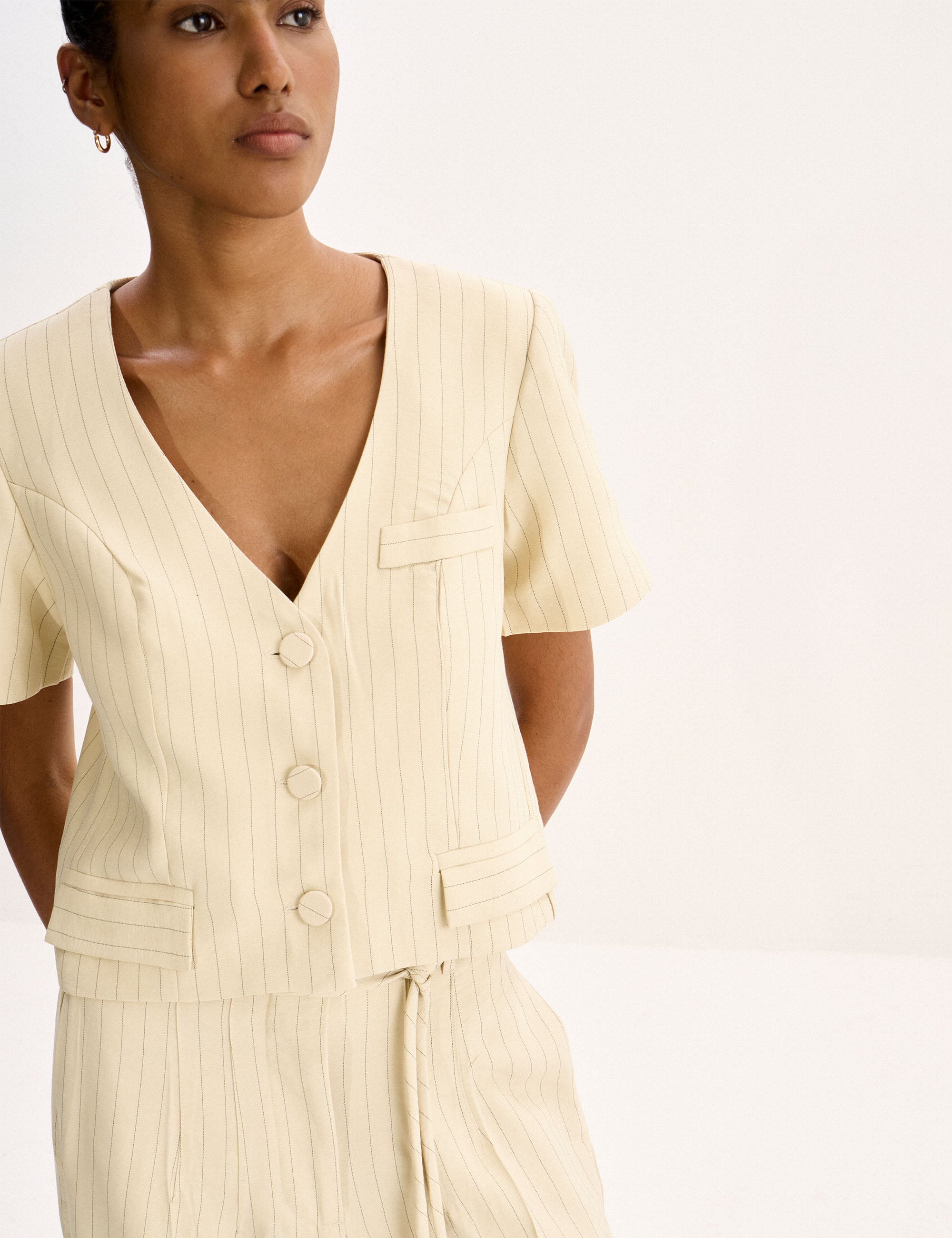 Casaqueto Adrielly Alfaiataria Areia