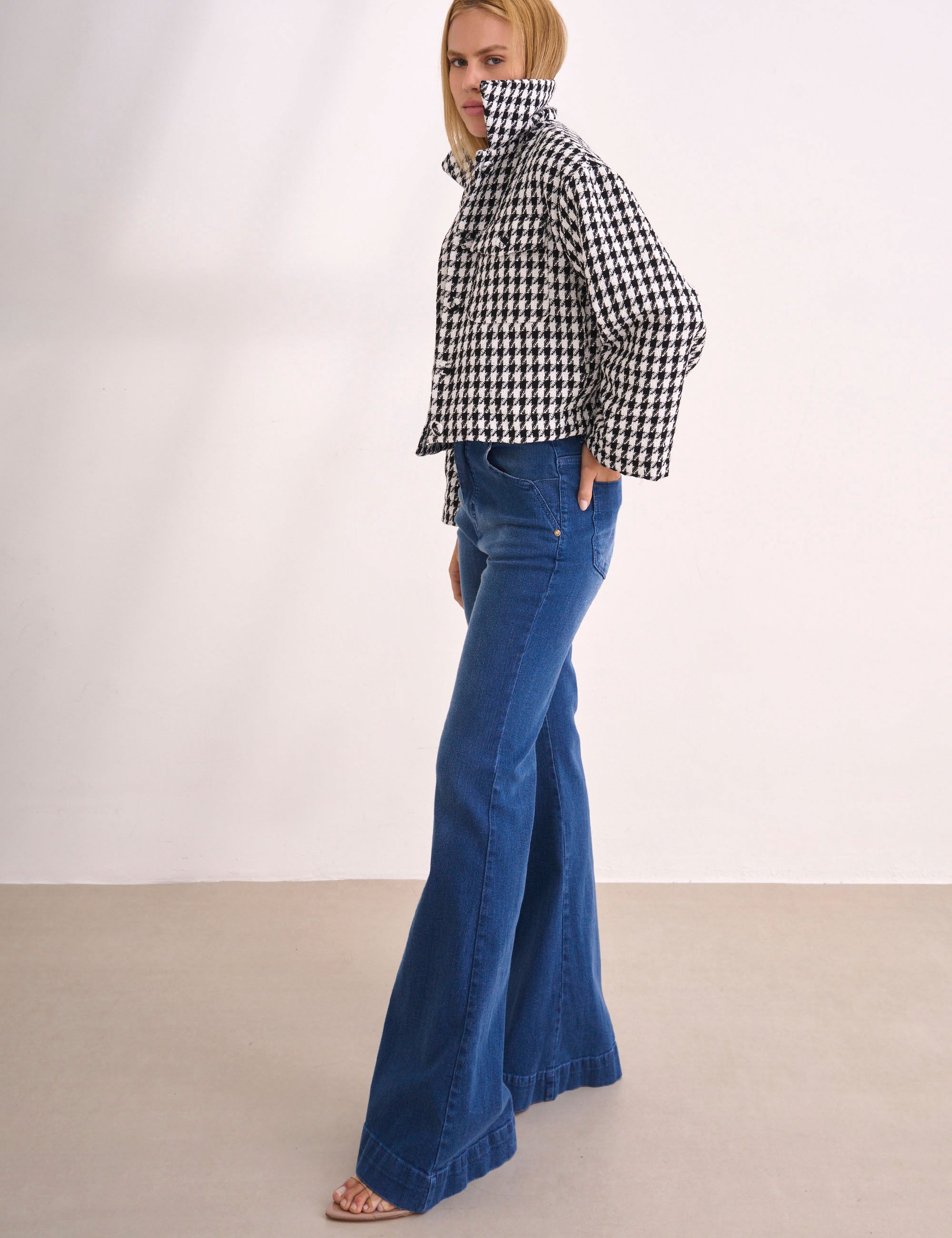 Casaqueto Elle Tweed Preto