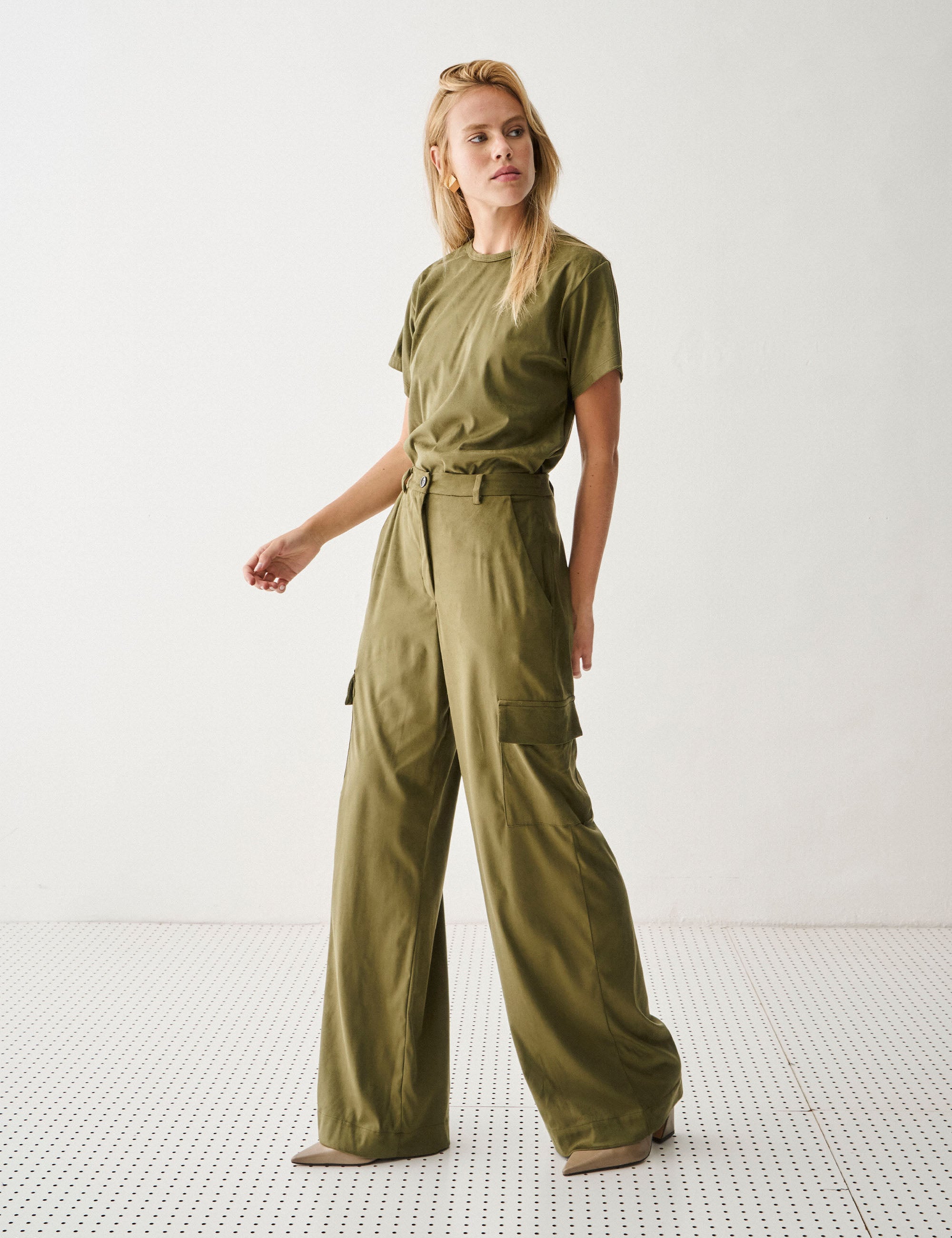 Conjunto Mirabele Suede Oliva