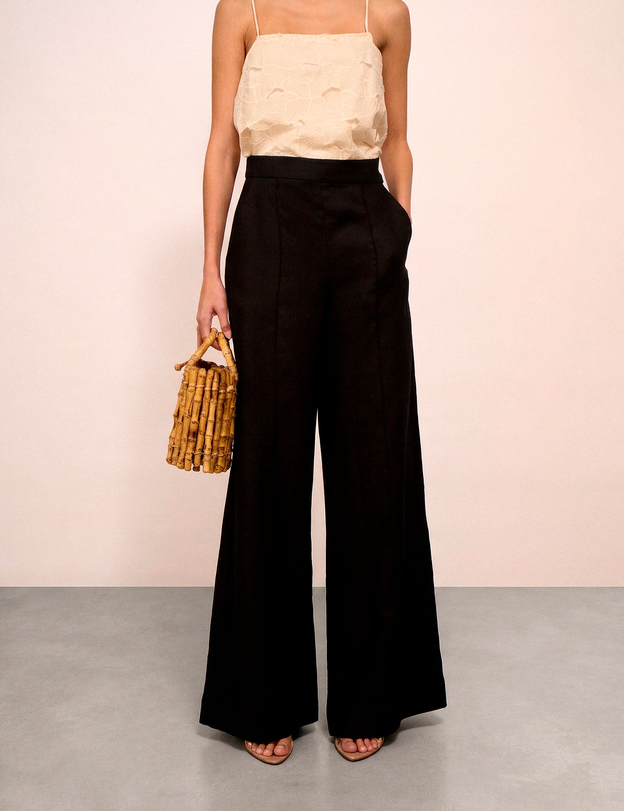 Pantalona Evelyn Linho Preto