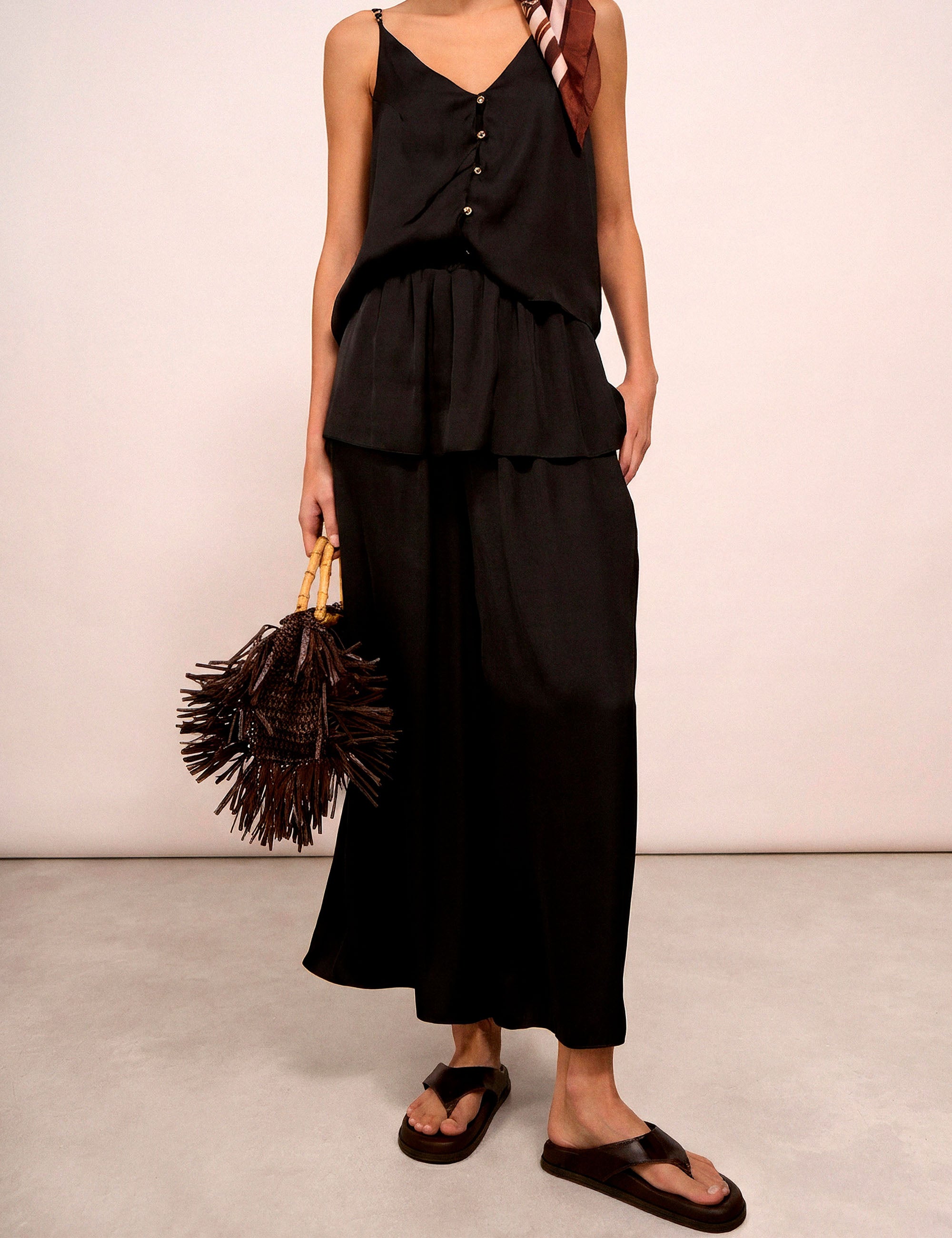 Pantacourt Olivia Cetim Preto