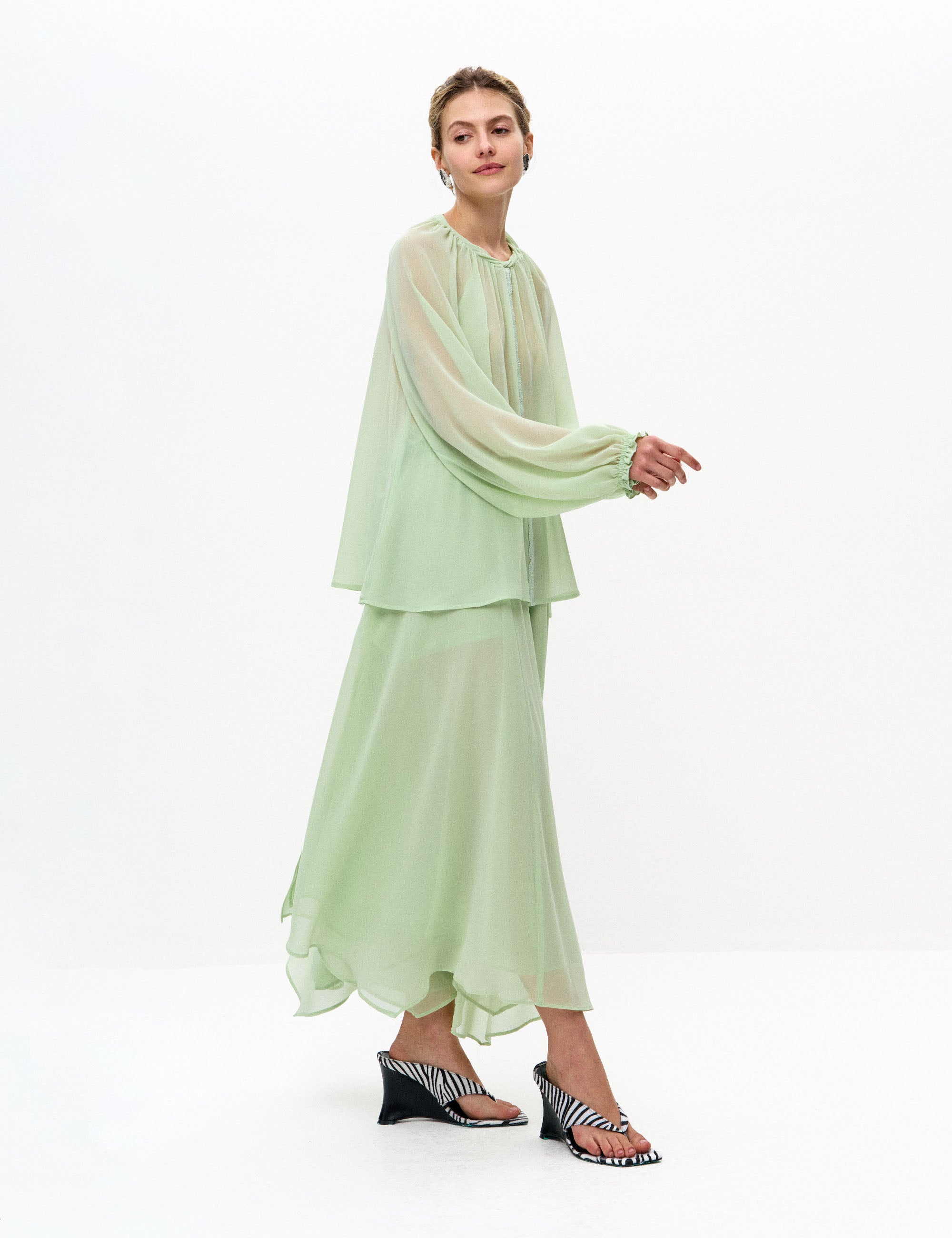 Saia Gabriela Chifon Verde Chá