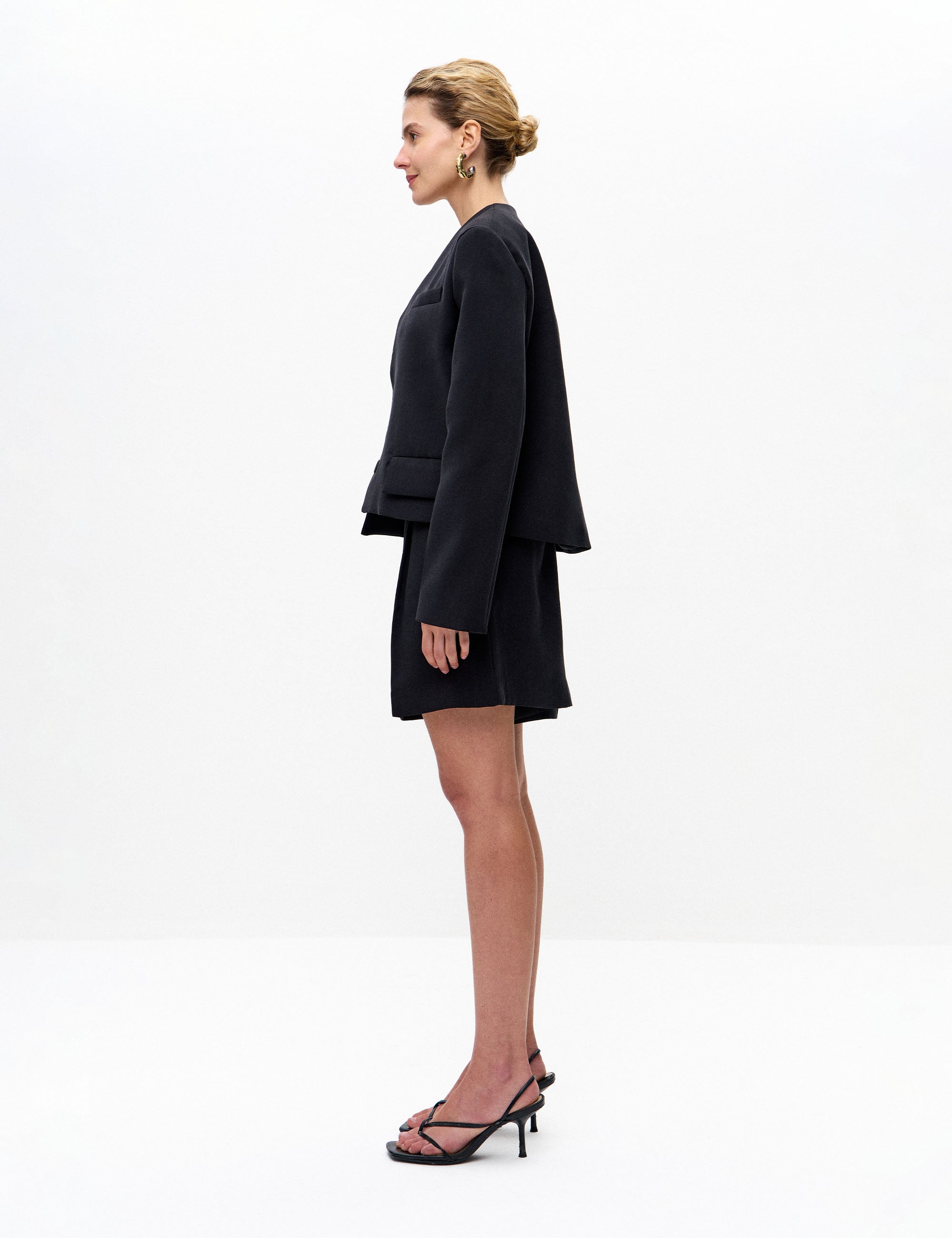 Shorts Julia Alfaiataria Preto