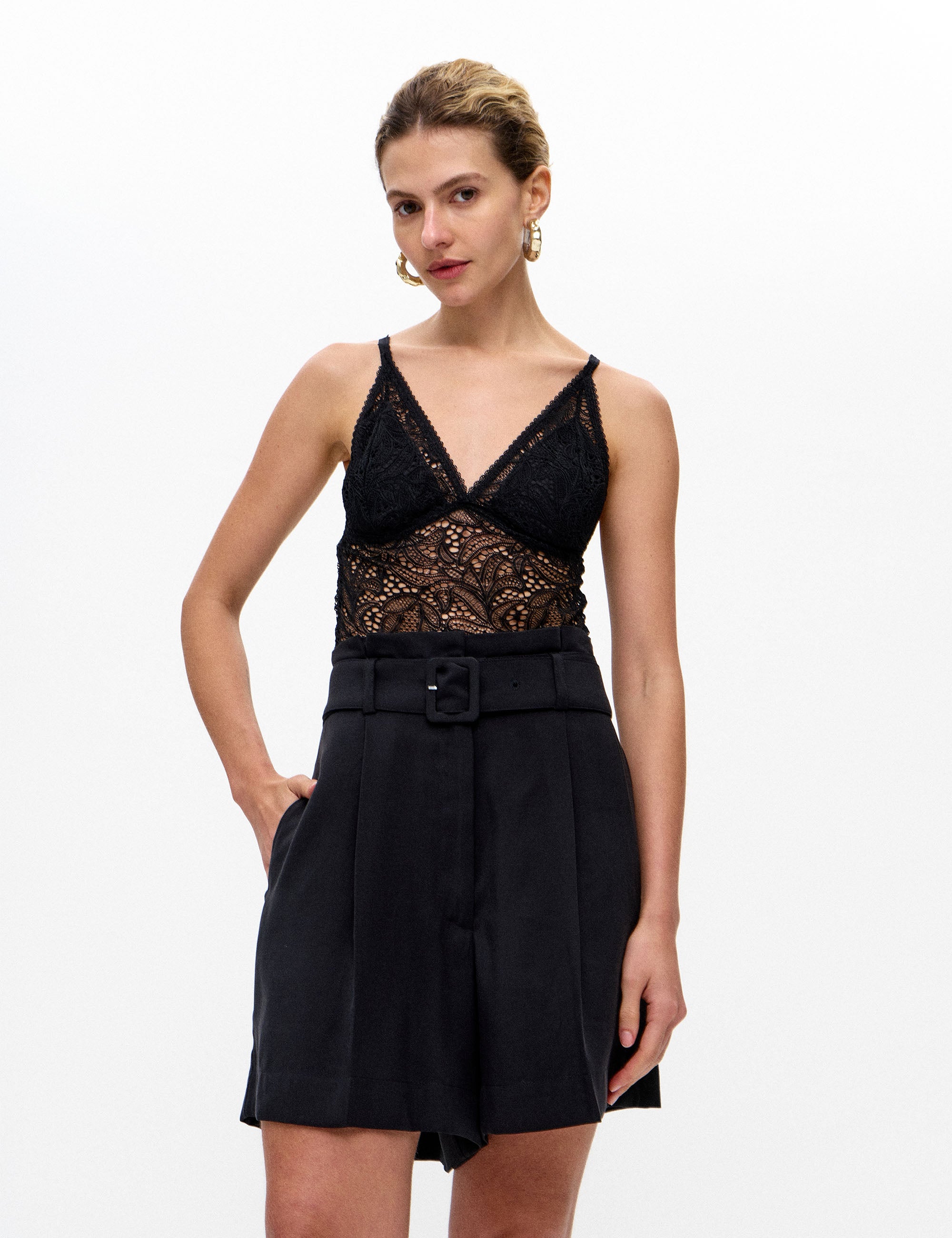 Shorts Julia Alfaiataria Preto