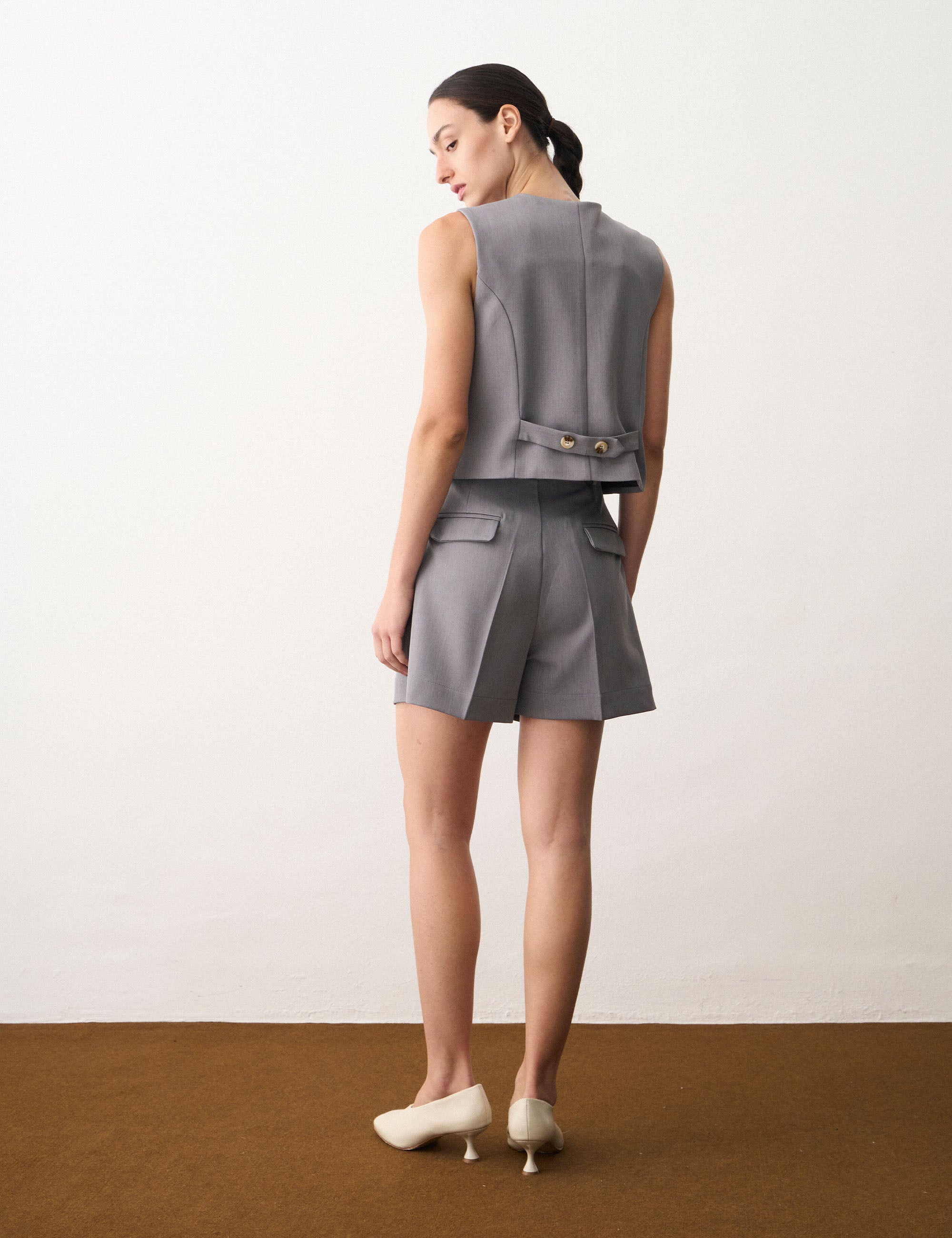Shorts Melany Alfaiataria Cinza