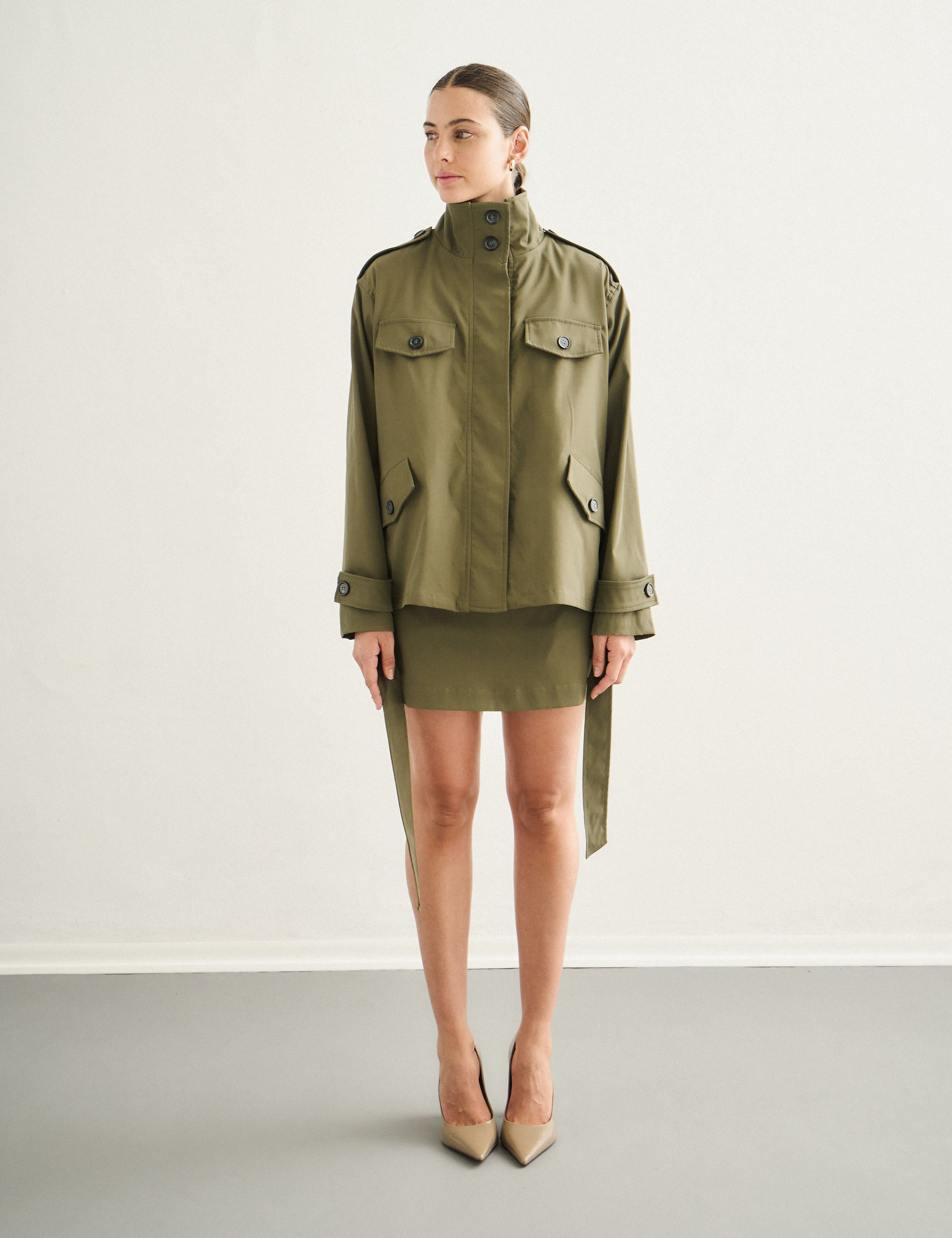 Shorts Saia Carol Sarja Militar