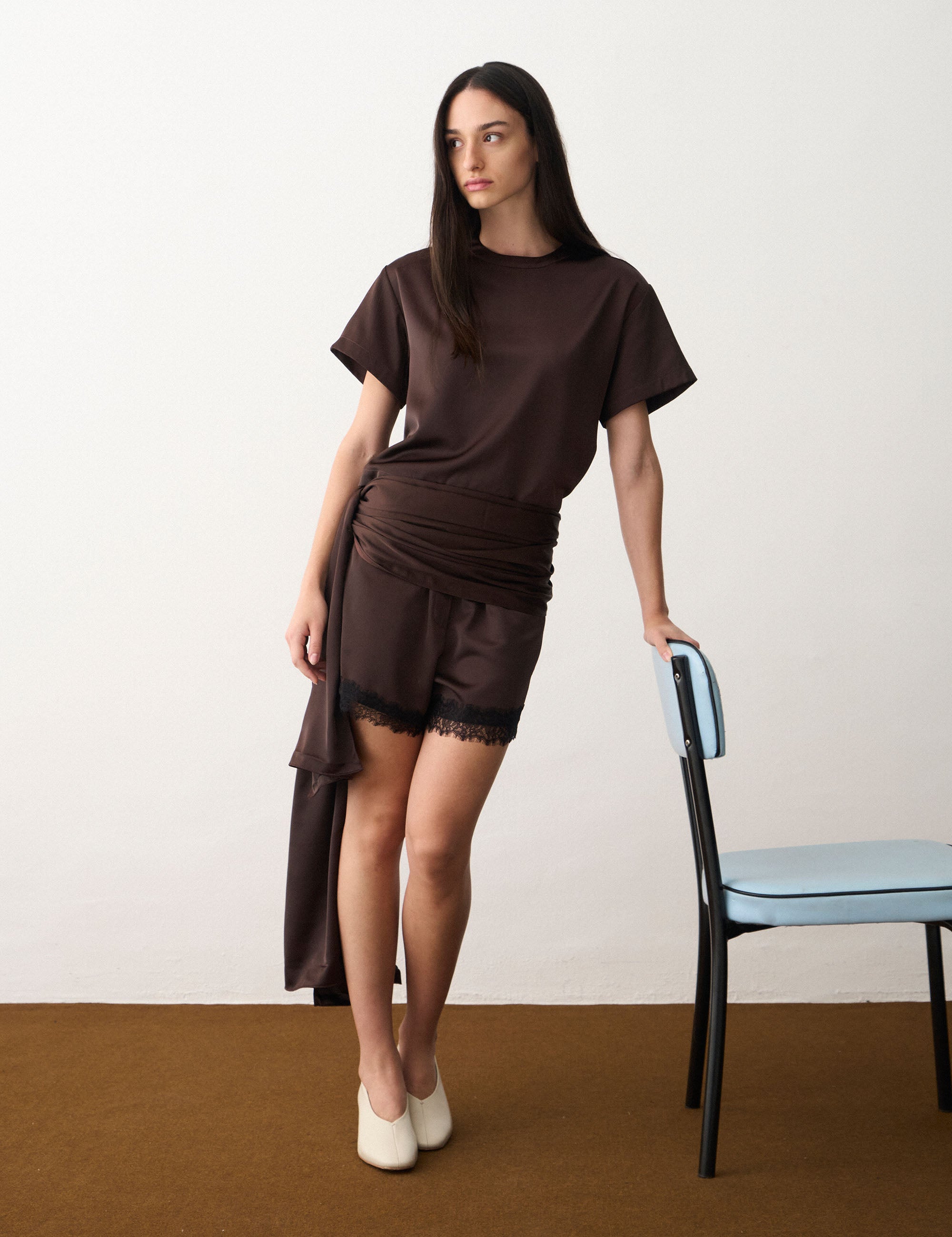 T-shirt Kate Acetinada Marrom