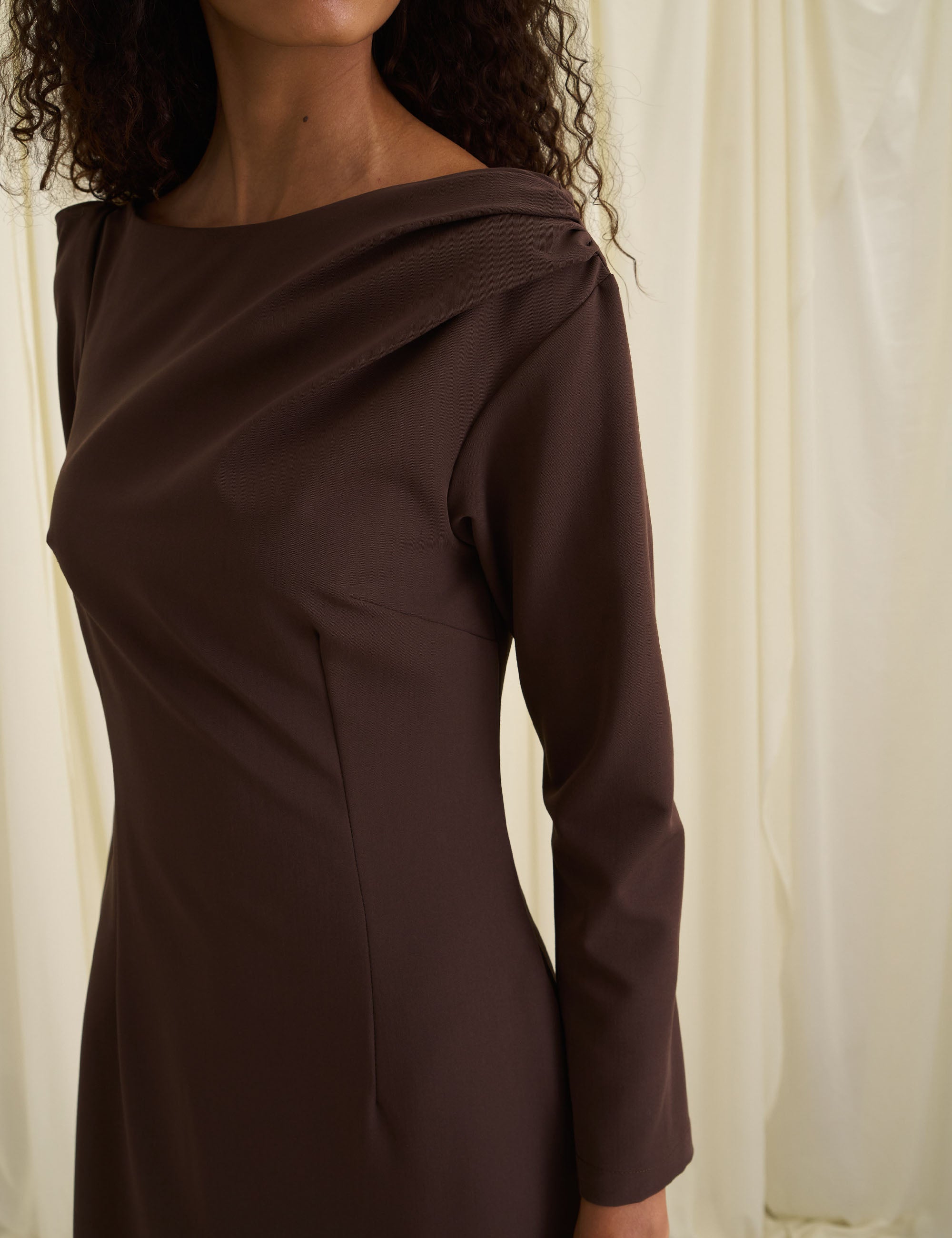 Vestido Arlete Alfaiataria Marrom