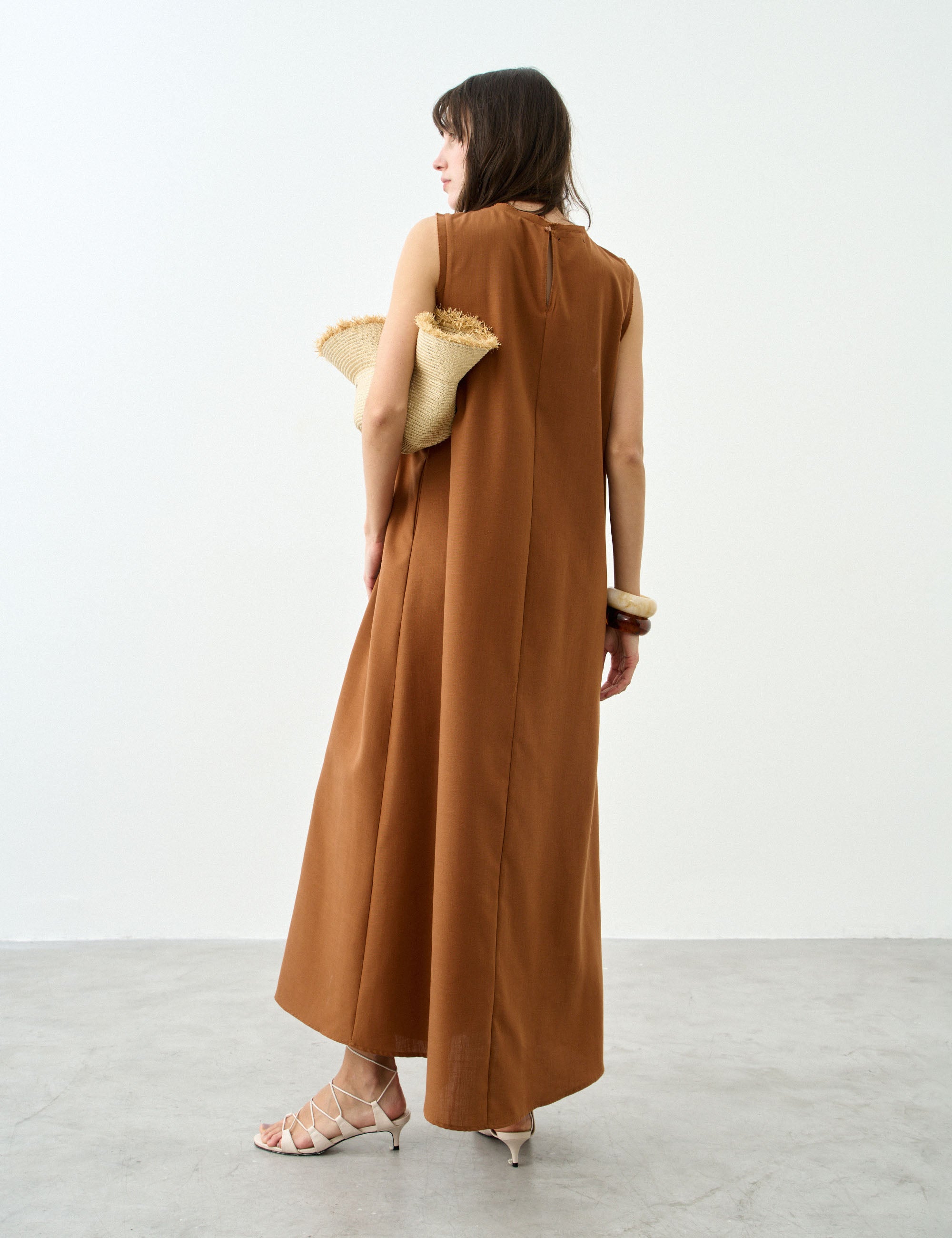 Vestido Ayla Midi Marrom