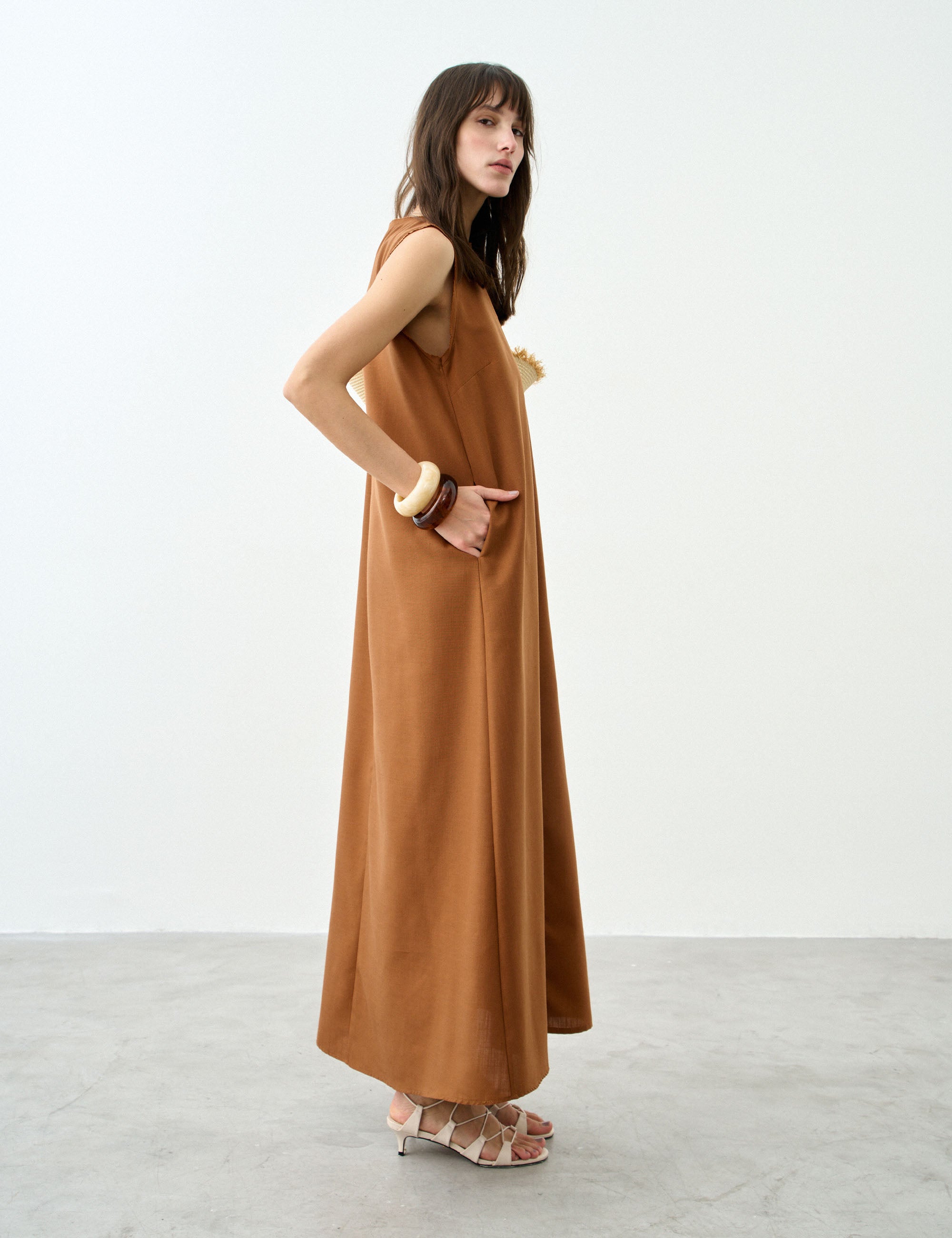 Vestido Ayla Midi Marrom