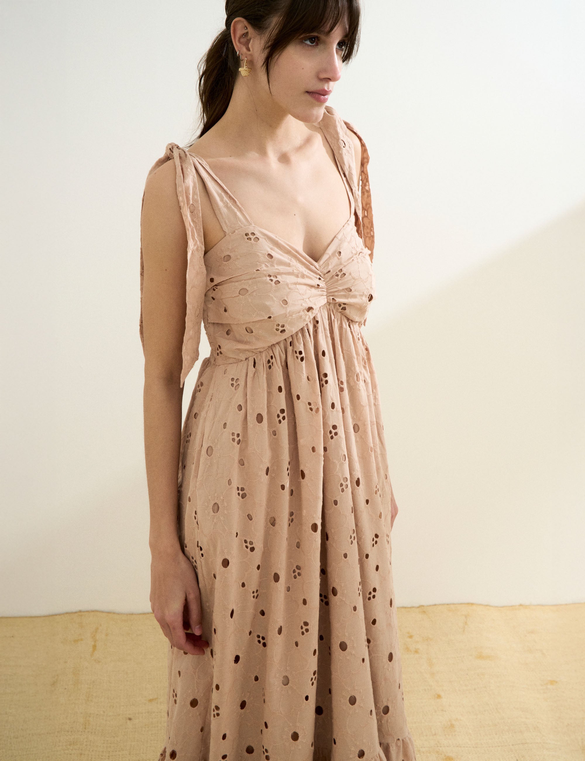 Vestido Leticia Laise Bege